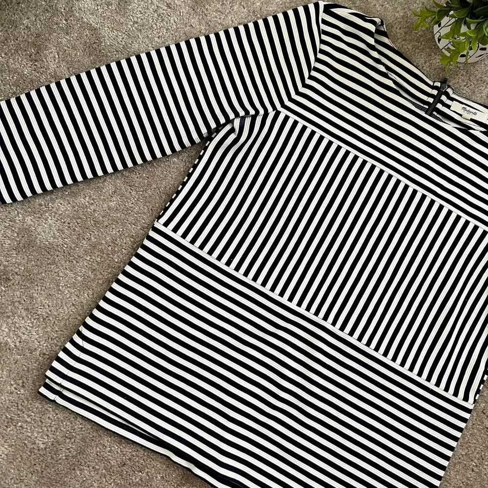 Madewell Navy Blue & Off-White Striped 3/4 Sleeve Textured Top Size: Medium
